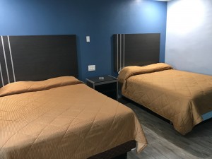 Empire Inn LAX - Upgraded Headboards and Plush Bedding